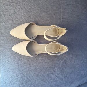 Dream Pairs Cream Flats with Pointed Toe and Ankle Strap